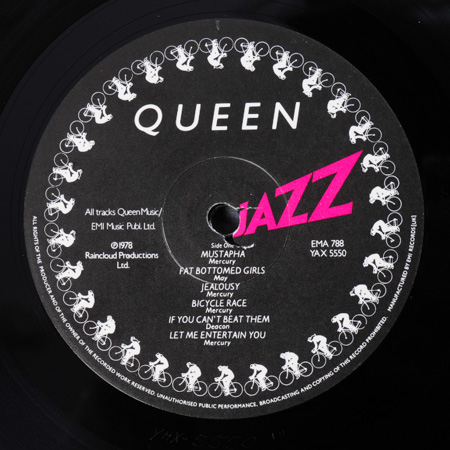 Queen jazz. Queen Jazz 1978 Постер. Queen Jazz обложка. Queen Jazz плакат. Американское издание пластинки Queen-Jazz.