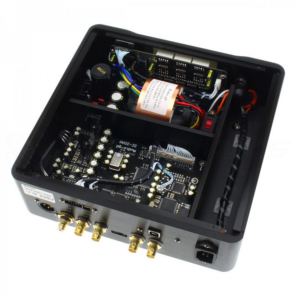   6  Digital Interface: Audio-GD DI-24 MCLK (Master clock) Black
